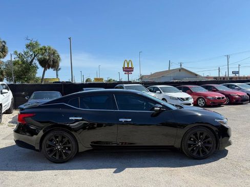 Used 2017 Nissan Maxima SR w/ Midnight Edition image 4