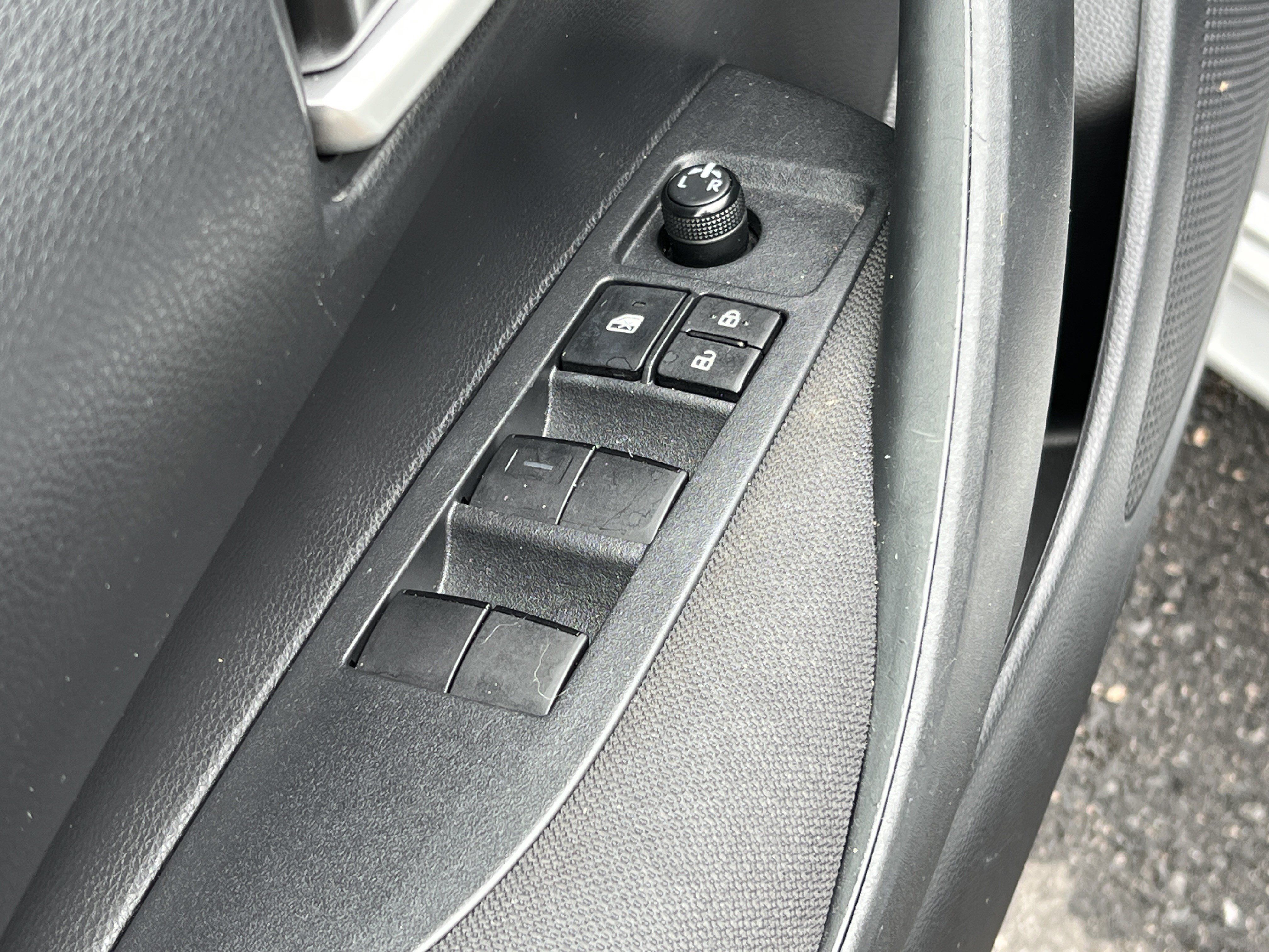 Certified 2021 Toyota Corolla LE FWD image 15