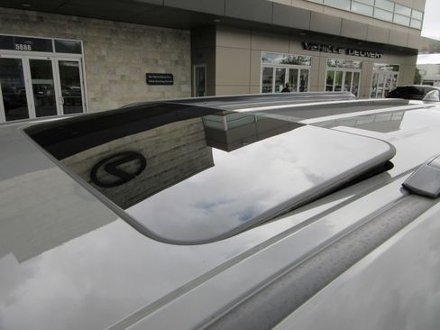 Used 2025 Lexus GX 550 w/ Accessory Package (Z1) image 16