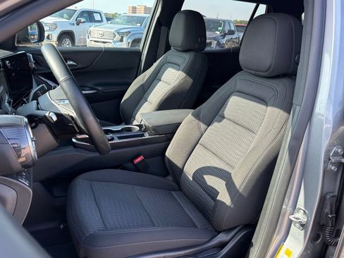 Used 2026 Chevrolet Equinox LT FWD image 12