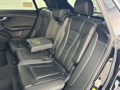 Used 2019 Audi Q8 Premium image 14