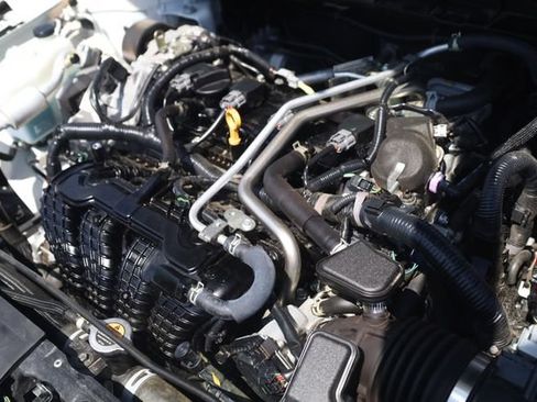 Certified 2025 Nissan Altima 2.5 SR FWD image 9