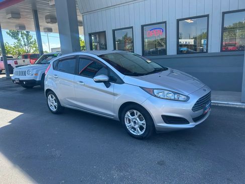 Used 2015 Ford Fiesta SE FWD image 23