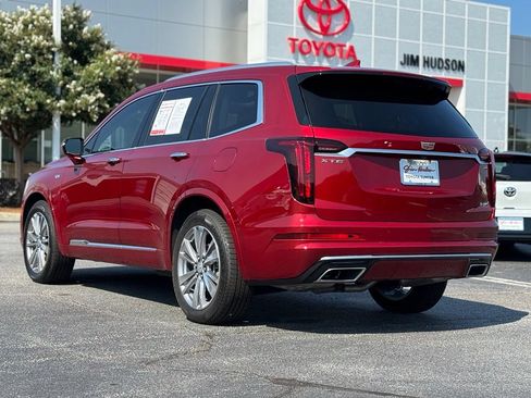 Used 2023 Cadillac XT6 Premium Luxury w/ Technology Package FWD image 9