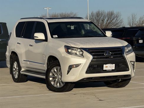 Used 2018 Lexus GX 460 Premium w/ Premium Package image 2
