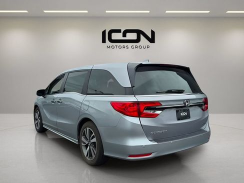 Used 2023 Honda Odyssey Touring image 3