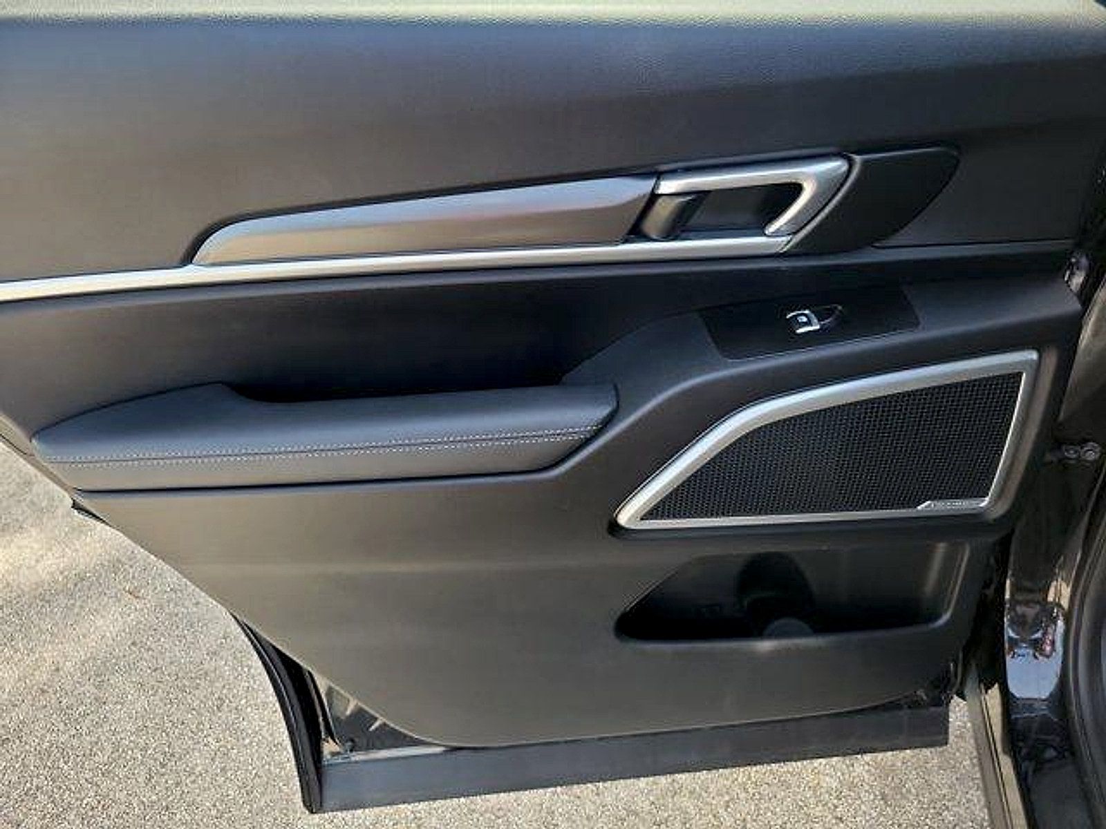 Used 2023 Kia Telluride S AWD/4WD image 18