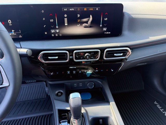 New 2027 Nissan Sentra SR w/ SR All Weather Package FWD image 17