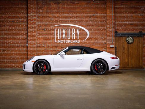 Used 2017 Porsche 911 Carrera S RWD image 5