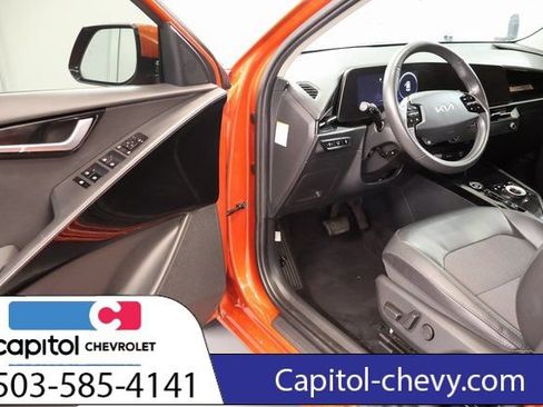 Used 2023 Kia Niro Wind FWD image 9