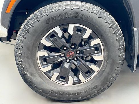 Used 2022 Nissan Frontier PRO-4X w/ Technology Package AWD/4WD image 29