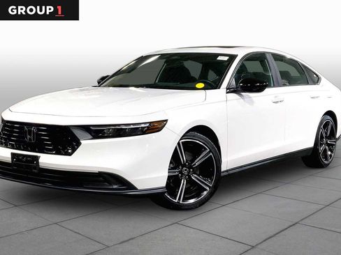 Used 2025 Honda Accord Sport image 1