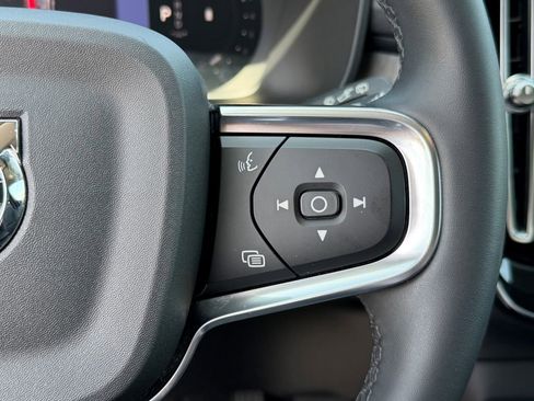 Certified 2023 Volvo XC40 B5 Core w/ Convenience Package AWD/4WD image 25