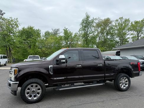 Used 2018 Ford F250 Lariat w/ Chrome Package AWD/4WD image 4