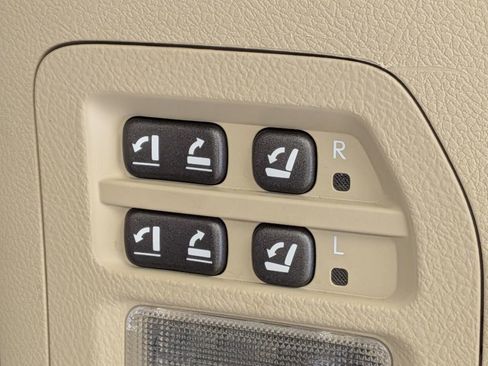 Used 2015 Lexus LX 570 4WD image 34