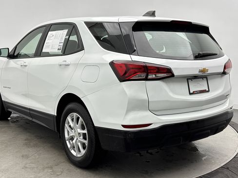 Used 2022 Chevrolet Equinox LS w/ LPO, Floor Liner Package image 5