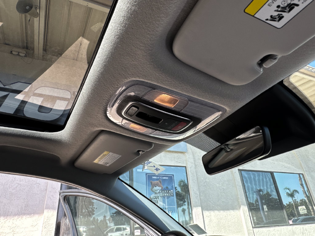 Used 2024 Hyundai Elantra Limited FWD image 21