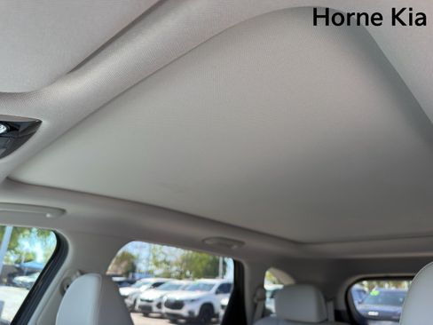 New 2026 Kia Sorento LX FWD image 19