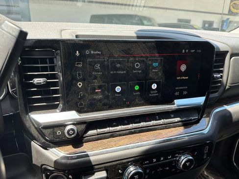 Used 2025 GMC Sierra 1500 Elevation AWD/4WD image 5