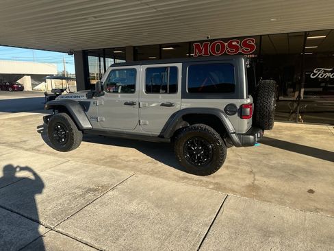 Used 2023 Jeep Wrangler Unlimited Rubicon 4xe image 7