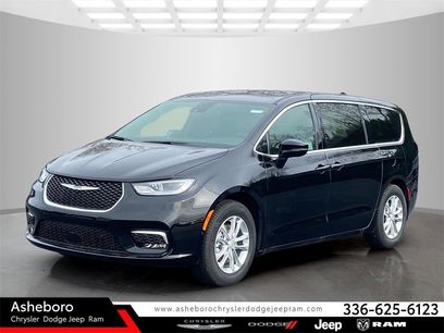 New 2026 Chrysler Pacifica Select