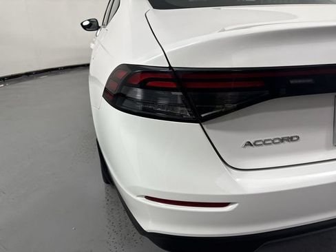 Used 2025 Honda Accord SE image 32