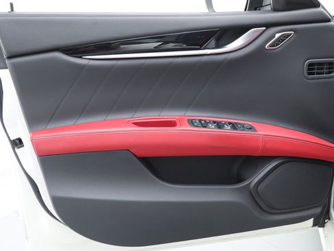 Certified 2023 Maserati Ghibli Modena RWD image 14