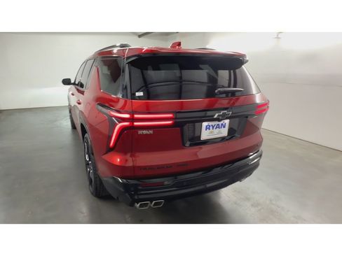 Used 2024 Chevrolet Traverse RS AWD/4WD image 7