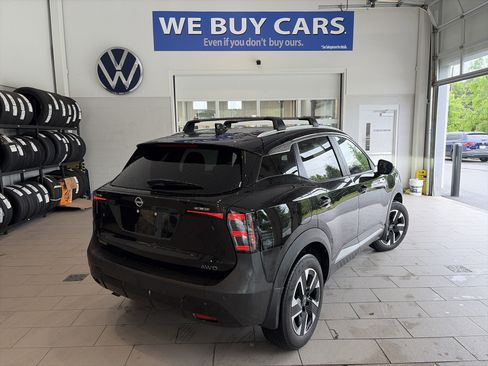 Used 2025 Nissan Kicks SV w/ SV Premium Package AWD/4WD image 8