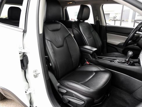 Used 2022 Jeep Compass Limited image 45