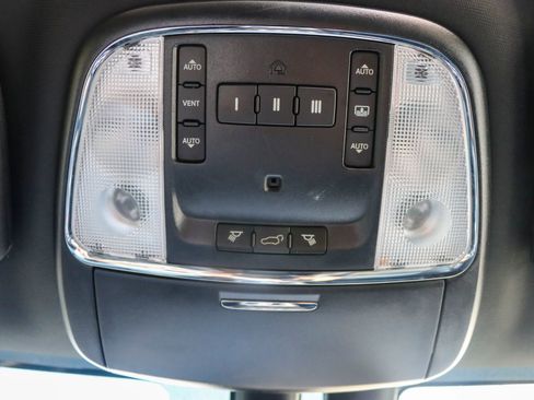 Used 2017 Jeep Grand Cherokee Overland image 42