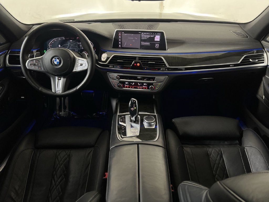 Used 2022 BMW 750i xDrive w/ M Sport Package AWD/4WD image 23