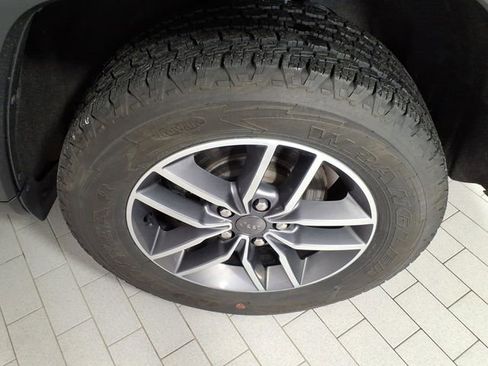 Used 2020 Jeep Grand Cherokee Limited image 8