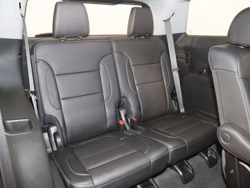 Used 2023 GMC Acadia SLT w/ Elevation Edition image 12