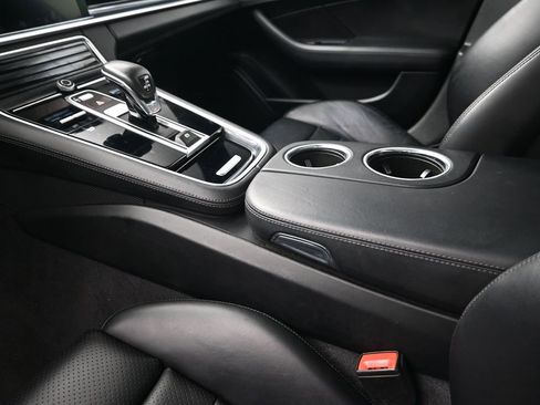 Used 2018 Porsche Panamera Turbo AWD/4WD image 22