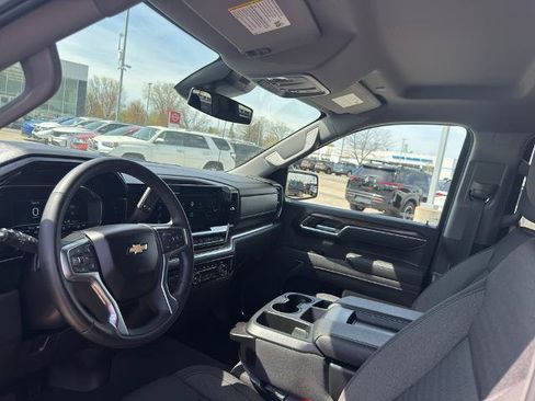 Used 2025 Chevrolet Silverado 1500 LT AWD/4WD image 27