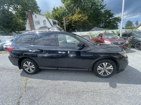 Used 2019 Nissan Pathfinder S AWD/4WD image 4