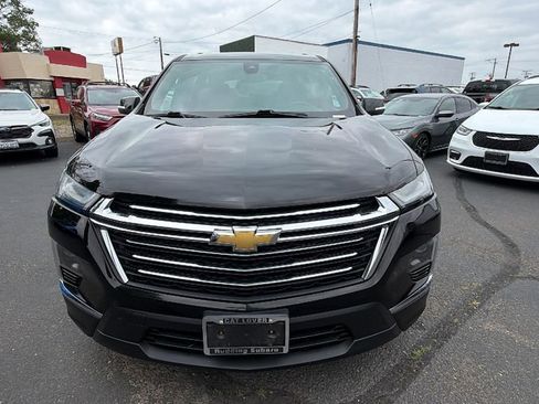 Used 2023 Chevrolet Traverse LT FWD image 8