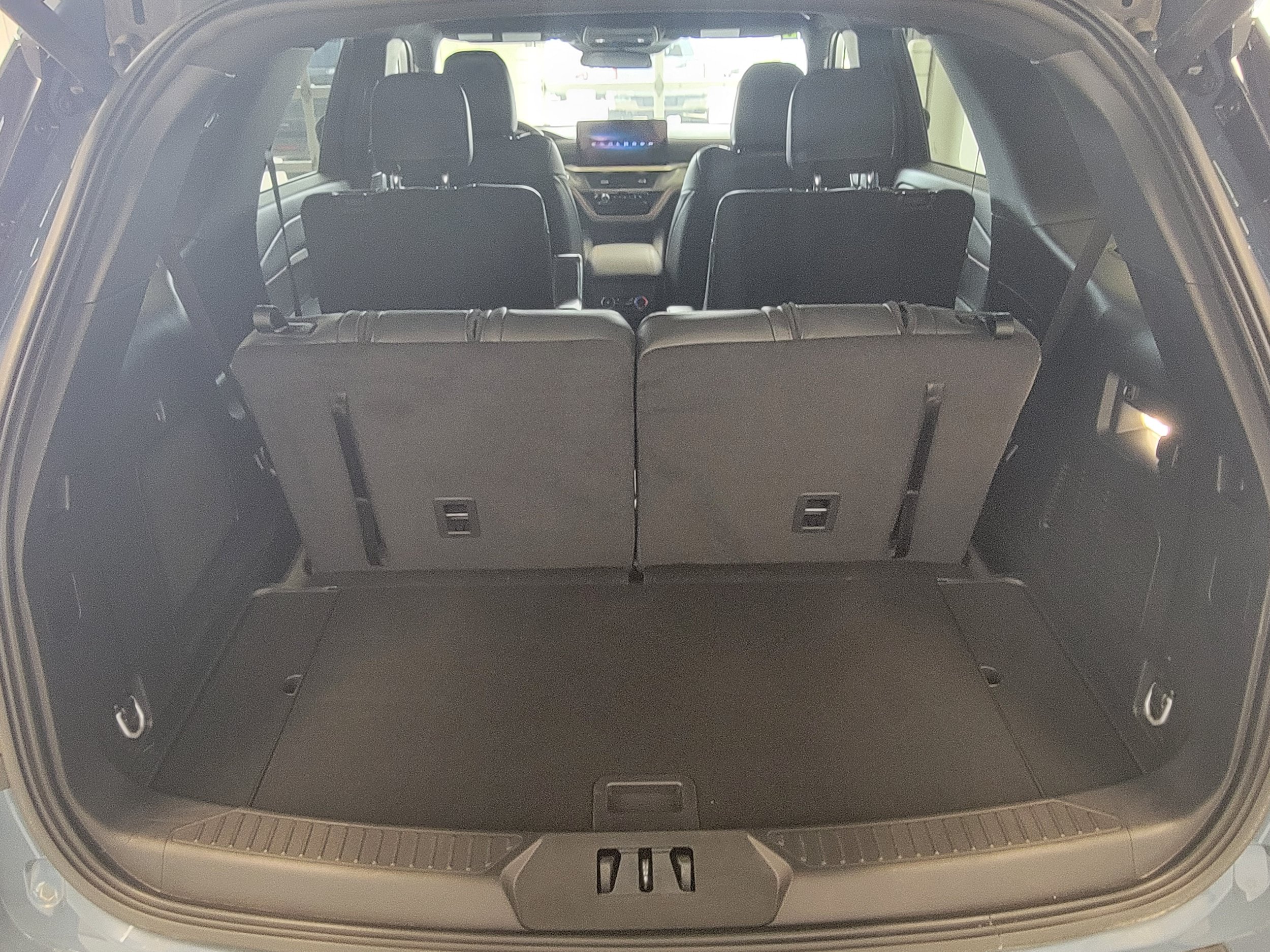 Used 2025 Ford Explorer ST-Line AWD/4WD image 12
