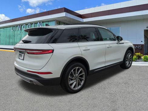 New 2026 Lincoln Corsair Premiere image 4