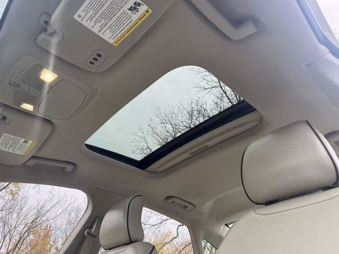 Used 2017 Ford Fusion Platinum image 10