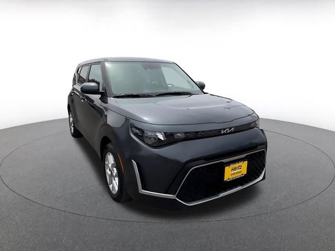 Used 2025 Kia Soul LX w/ LX Technology Package image 3