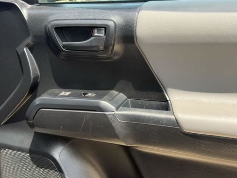 Used 2022 Toyota Tacoma SR AWD/4WD image 26