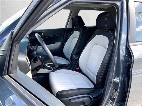 Used 2024 Hyundai Venue SEL image 27