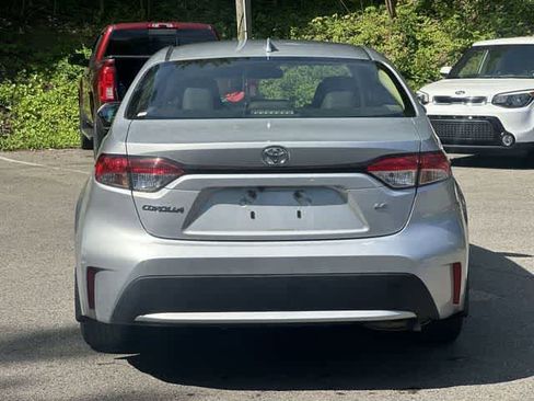 Used 2021 Toyota Corolla LE w/ Carpet Mat Package (TMS) FWD image 4