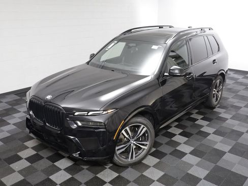 Used 2024 BMW X7 xDrive40i w/ Executive Package AWD/4WD image 2