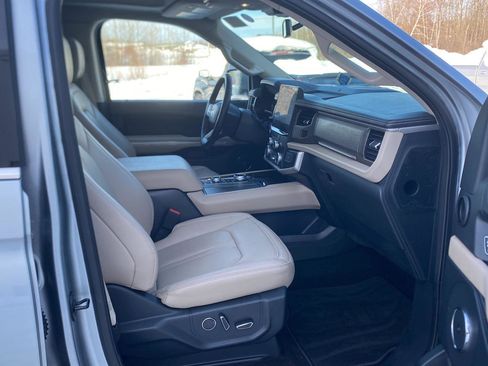 Used 2022 Ford Expedition Limited image 15
