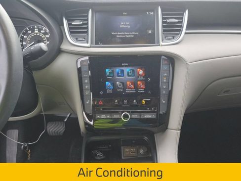 Used 2023 INFINITI QX50 Luxe FWD image 11