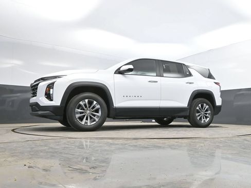 Used 2025 Chevrolet Equinox LT AWD/4WD image 35