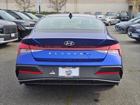 New 2026 Hyundai Elantra SE FWD image 6